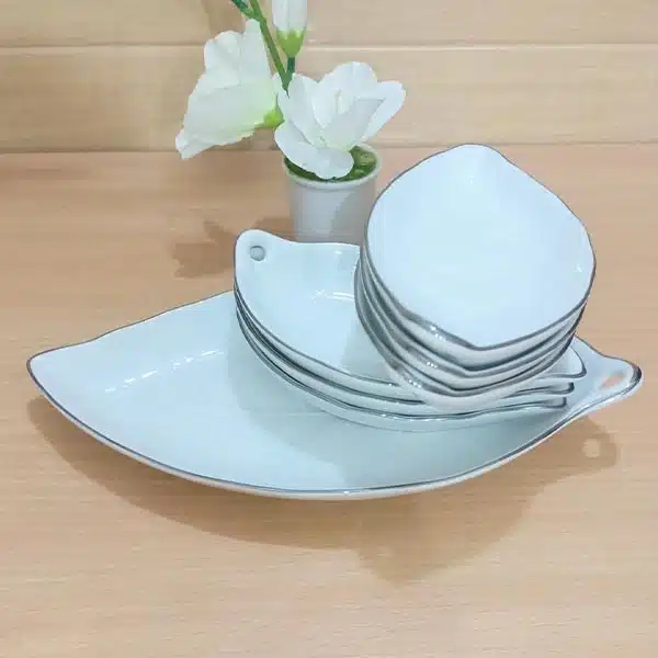 leaf Leaf Shaped Dish Snack Storage(11 Inches + White) - Image 1