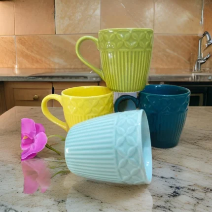 Strip mug with flower pattern