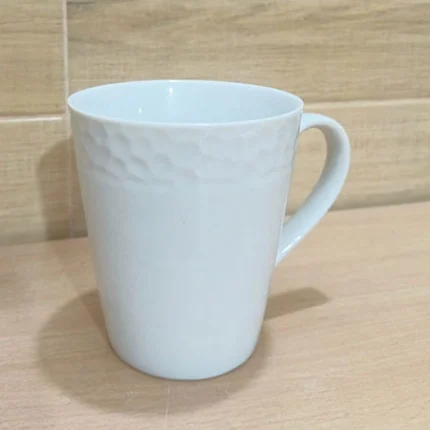 300ml, white embossed porcelain cute mug. - Image 2